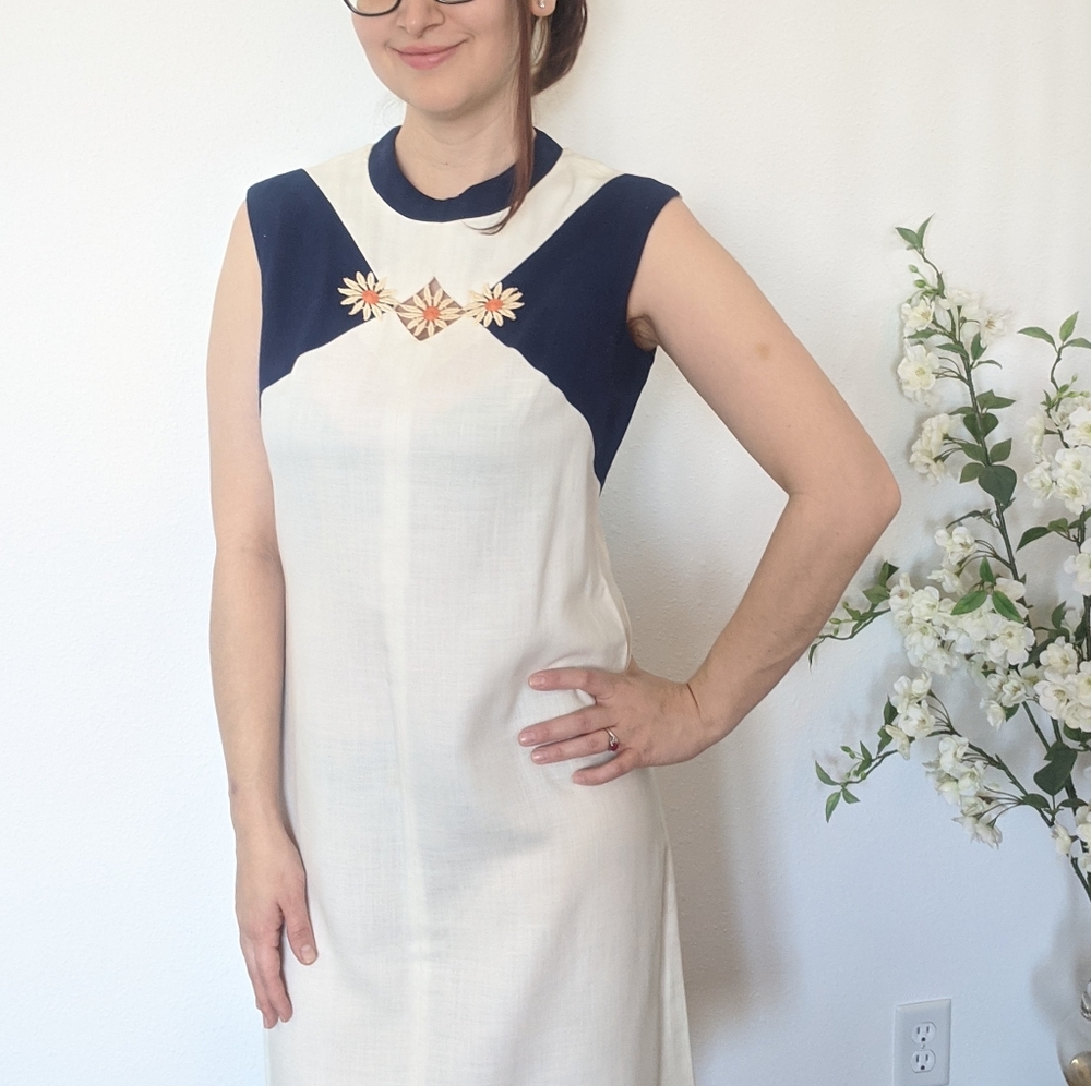 60s Mod White Dress Sleeveless Vintage 38 Bust